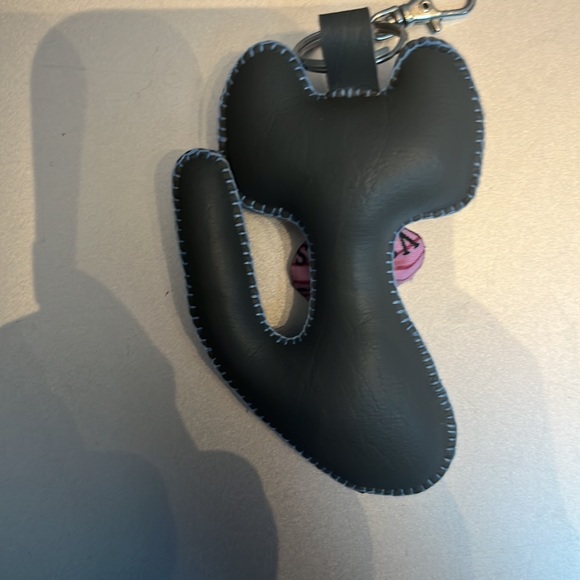 Kitty🗞️📰 - Picture 2 of 2